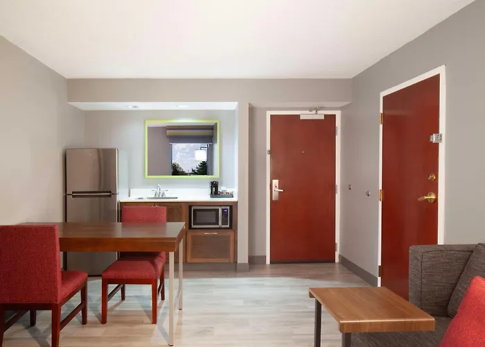 Hampton Inn & Suites-Atlanta Airport North-I-85