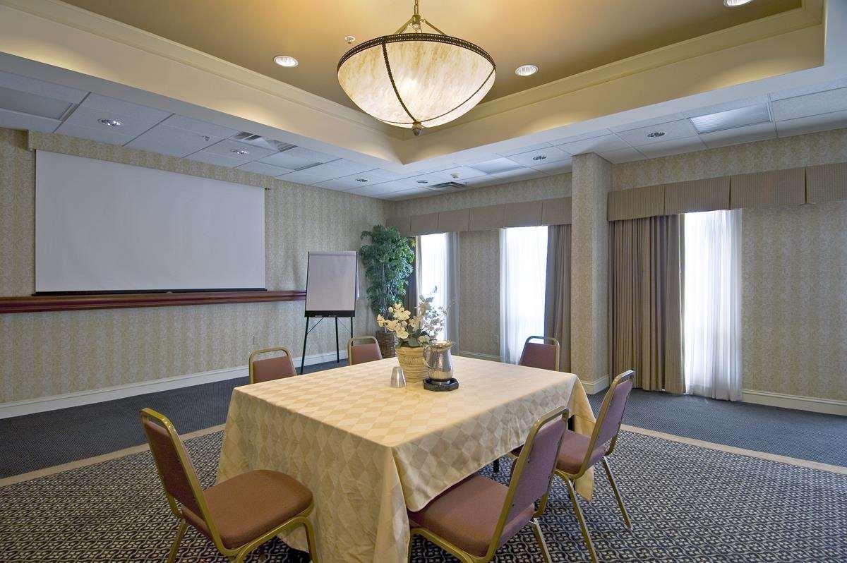 Hampton & Suites-atlanta Airport North-i-85 3*