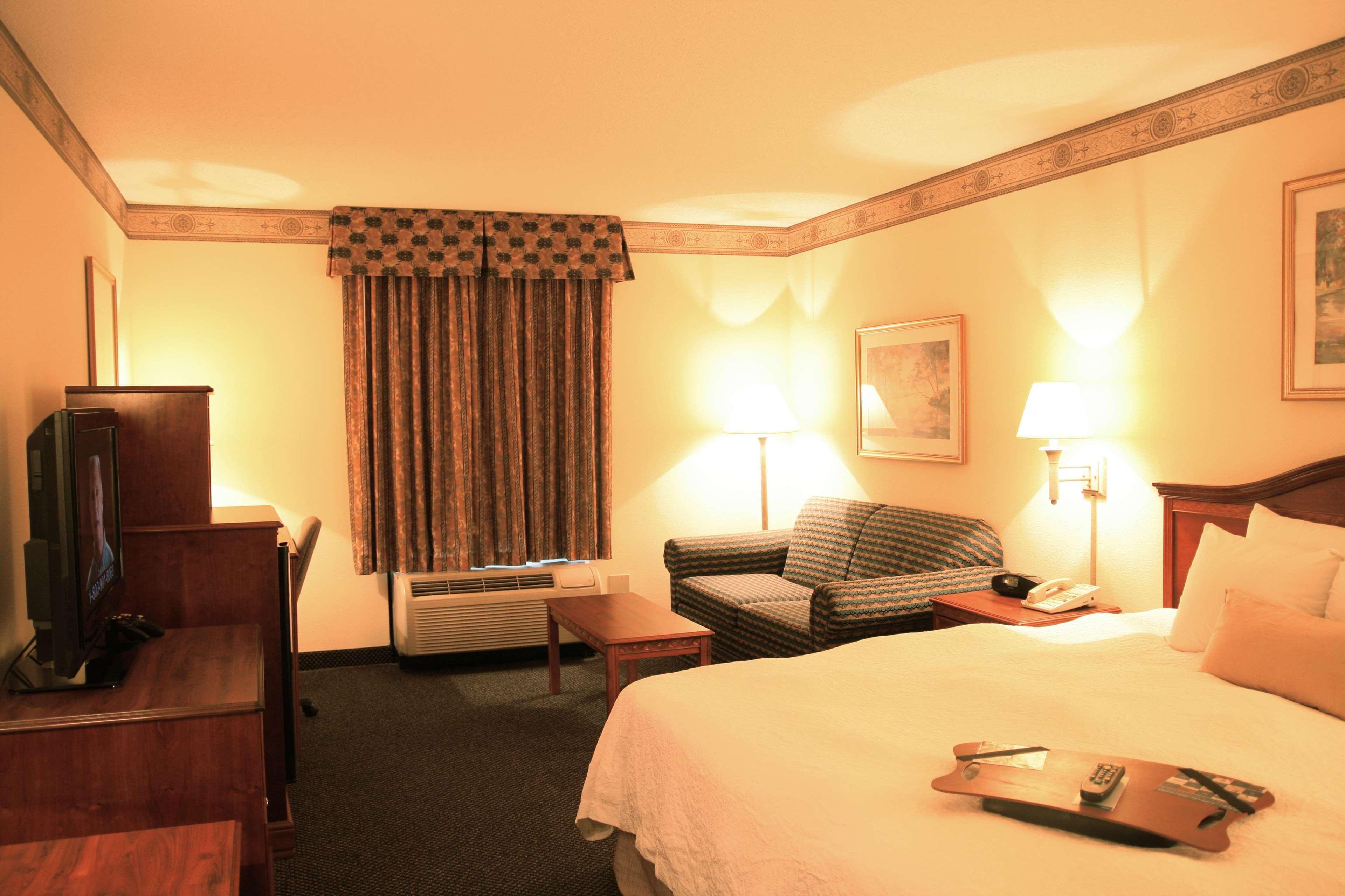 Hampton & Suites-atlanta Airport North-i-85 3*