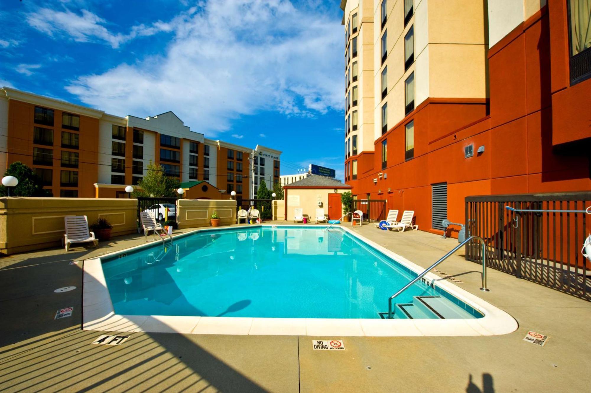 Hampton & Suites-atlanta Airport North-i-85 Hotel 3*